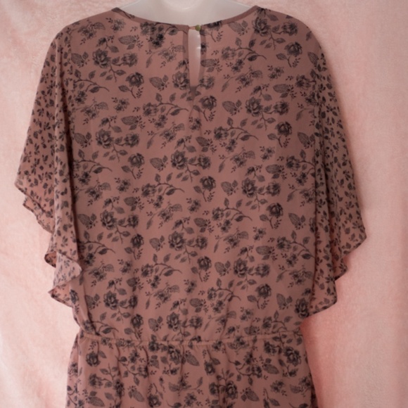 Floral Printed Flutter Sleeve Blouse - Picture 5 of 7